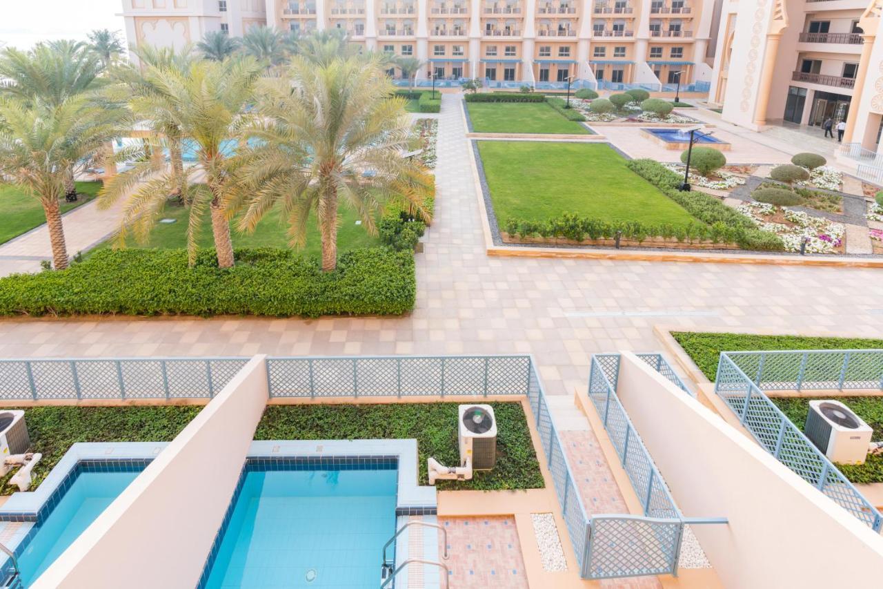 Globalstay At Palm Jumeirah Beachfront Paradise With Pool And Gym Dubai Ngoại thất bức ảnh