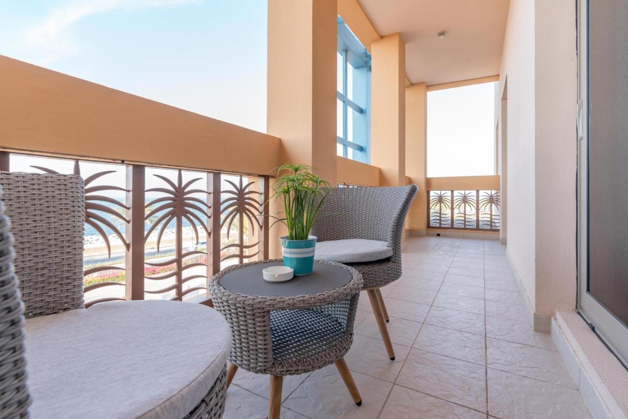 Globalstay At Palm Jumeirah Beachfront Paradise With Pool And Gym Dubai Ngoại thất bức ảnh